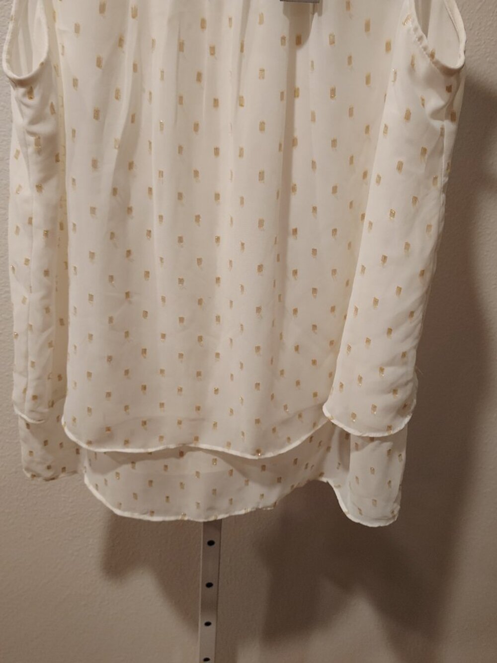 Apt. 9 Women's Tank Top Size Medium NWT Semi Sheer White Metallic Spots Layered - Picture 4 of 11